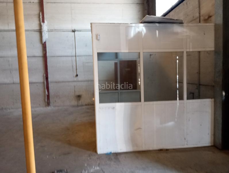 Foto 66c9d403-293d-423d-ad4a-193624aa6919. Location bâtiment à usage industriel dans Camas