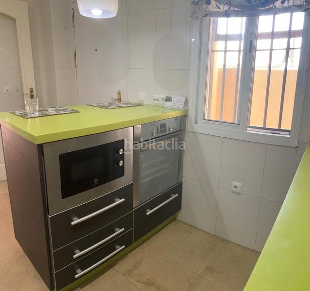 Foto 0841d396-2332-4282-9ce9-786962a76ace. Casa bifamiliare con camino riscaldamento parcheggio piscina in Espartinas