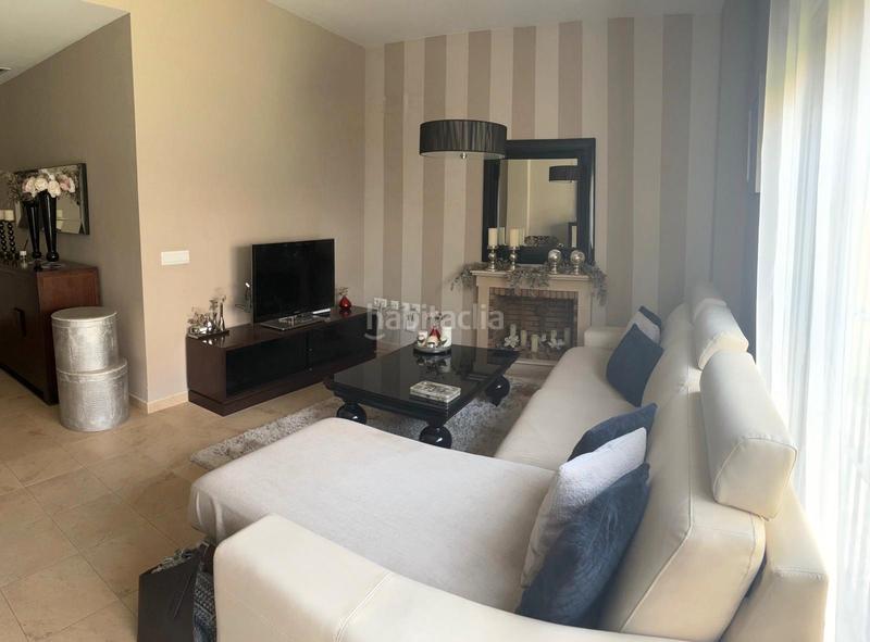 Foto 1c79b33f-edf2-4e0a-a379-d15ee62c2b09. Casa bifamiliare con camino riscaldamento parcheggio piscina in Espartinas