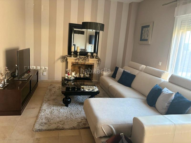 Foto 208c0814-2aca-4301-9f5a-219c94573e4f. Casa bifamiliare con camino riscaldamento parcheggio piscina in Espartinas