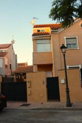 Casa aparellada a Espartinas Pueblo. Chalet pareado en venta la mejor zona de espartinas