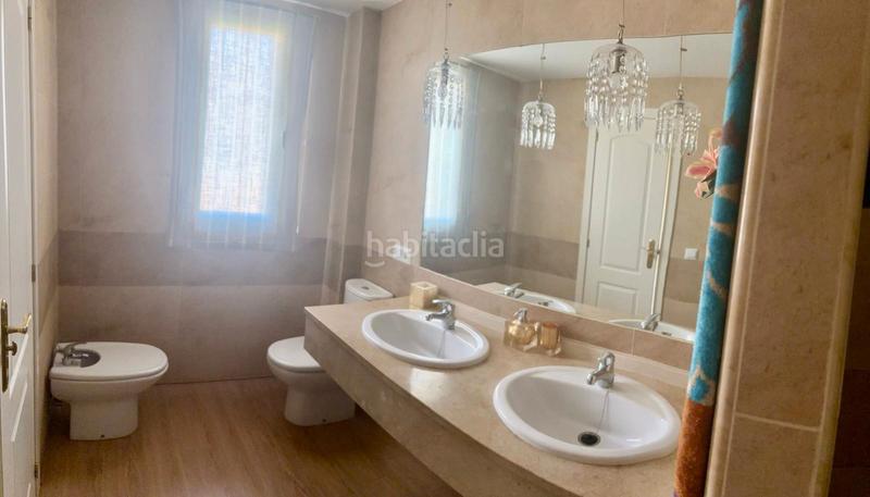 Foto 5fca0ad0-8d4b-429c-a887-616a28c3f9db. Casa bifamiliare con camino riscaldamento parcheggio piscina in Espartinas