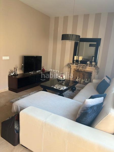 Foto c7265239-8f15-4f59-abf3-c67b217089f0. Casa bifamiliare con camino riscaldamento parcheggio piscina in Espartinas