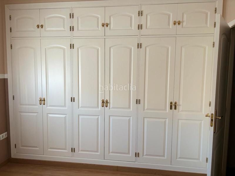 Foto cee9b819-74a0-458f-9584-adb485271e81. Casa bifamiliare con camino riscaldamento parcheggio piscina in Espartinas