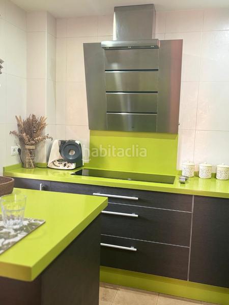 Foto ec615d9a-fda0-4391-8383-35a2c10e2a58. Casa bifamiliare con camino riscaldamento parcheggio piscina in Espartinas