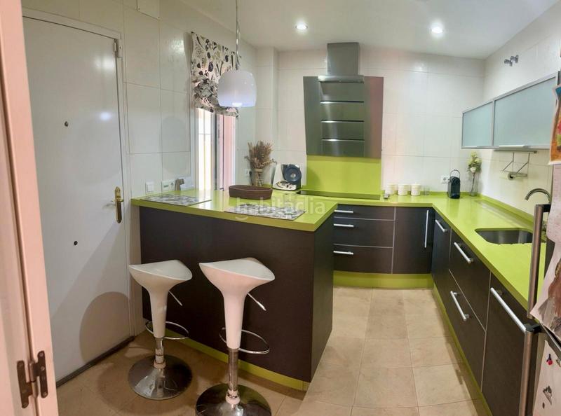 Foto f388bca1-0834-4944-9510-8ca3267c32ed. Casa bifamiliare con camino riscaldamento parcheggio piscina in Espartinas