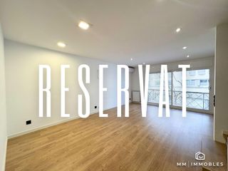 Reihenhaus  Carrer impremta, de la. Oportunitat única casa totalment reformada al centre de la garri