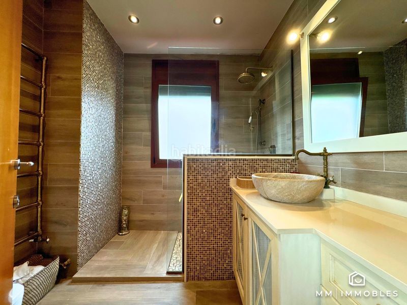 Foto 3d3b29ee-33dd-4967-bdcc-06999c6eb848. Casa amb calefacció aparcament piscina a Lliçà d´Amunt