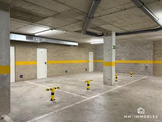 Autoparkplatz in Passeig muntanya 127. Parquings dobra nova a la font verda, passeig de la muntanya