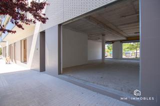 Geschftsraum in Lledoner. Local dobra nova en venda al nou lledoner