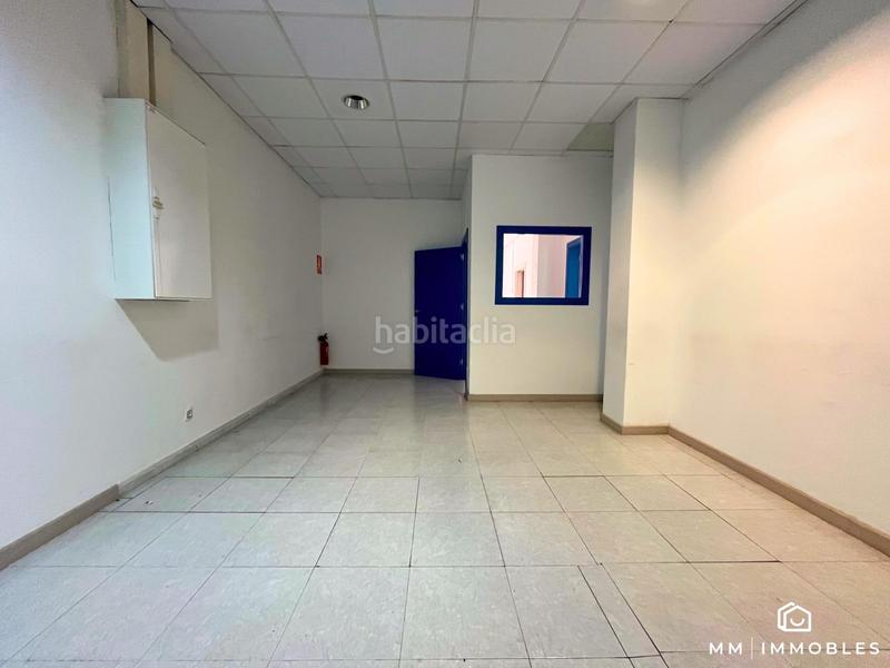Foto 43d8f156-acff-4e87-a11d-c1a8b33a9438. Affitto locale commerciale in esteve terrades 28 in Granollers