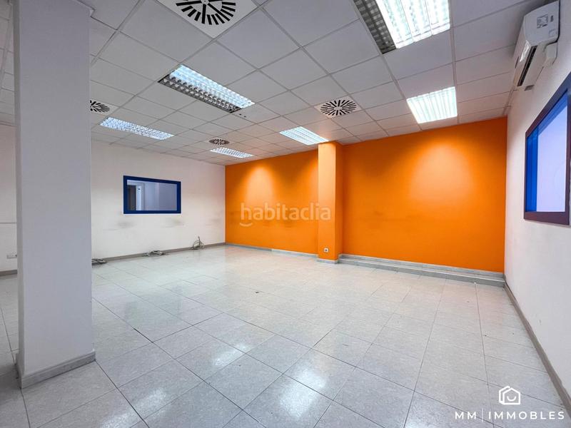 Foto 5960b9de-8425-46fb-8882-9b070550c0d7. Affitto locale commerciale in esteve terrades 28 in Granollers