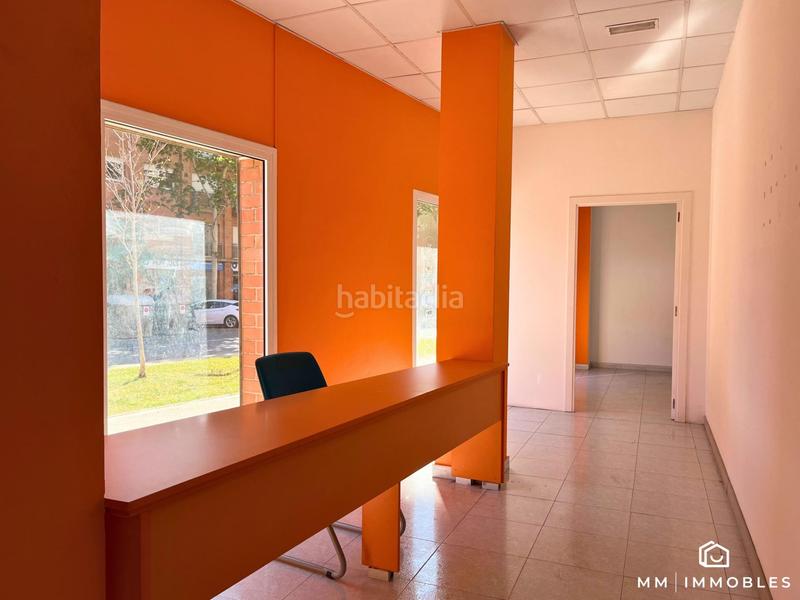 Foto a36fbf90-3565-4782-bfed-995476eb75d0. Affitto locale commerciale in esteve terrades 28 in Granollers