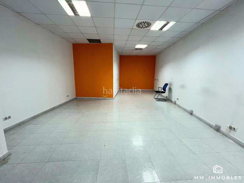 Foto 64e5ff13-d835-4fcc-b6fc-0bb14b2b0f23. Alquiler local comercial en esteve terrades 28 lloguer local comercial zona Tres Torressant miquel. en Granollers