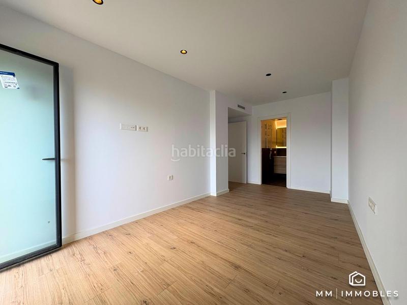 Foto 564cfe60-f7c0-419c-a83d-42592c573e51. Pis a calle francesc ribas 56 a Font Verda Granollers