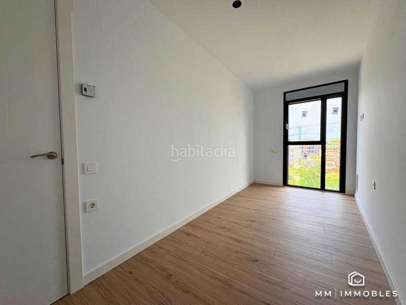 Foto 9ea5b82f-afb3-40d7-a8b2-6df1203315d9. Pis a calle francesc ribas 56 a Font Verda Granollers