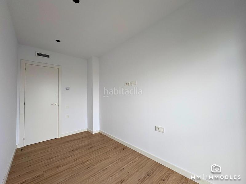 Foto e1c5540e-6cd1-4e6e-a435-11808d0fc953. Pis a calle francesc ribas 56 a Font Verda Granollers