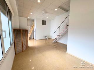 Location Local commercial à Serra de la 1. Local en lloguer a corró davall