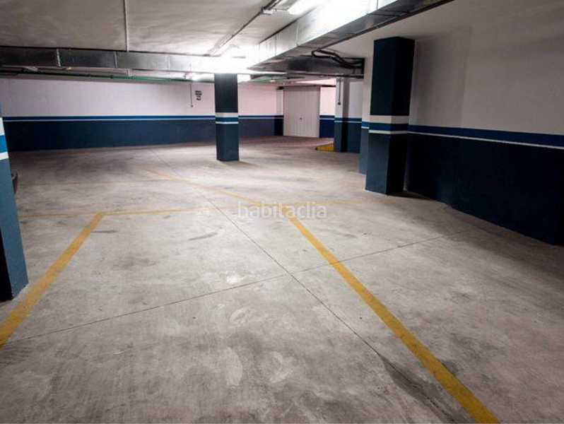 Foto 8b755876-71ae-4b51-9fc7-2b99b98fe1c4. Parking coche plazas de parking . en Hellín