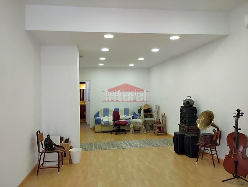 Foto fca9c581-6ffb-458c-8655-f550a78652b0. Rent business premise in Centro Albacete