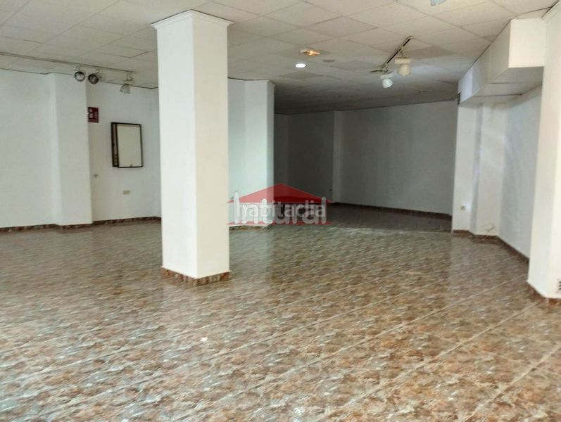 Foto 4459051d-c618-4822-8a9c-1380c2ea18fd. Local comercial a Feria Albacete