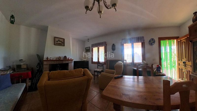 Foto 05a3e2cd-f843-44cd-ab14-5a2f03e1b489. Casa amb aparcament a Robledo
