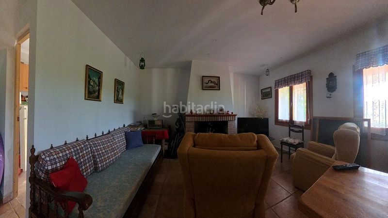 Foto 1051d43c-d29f-478e-bab1-3bba6e40de79. Casa amb aparcament a Robledo