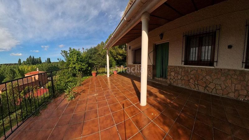 Foto 24696475-6957-4eca-8a0d-5cb45929848f. Casa amb aparcament a Robledo
