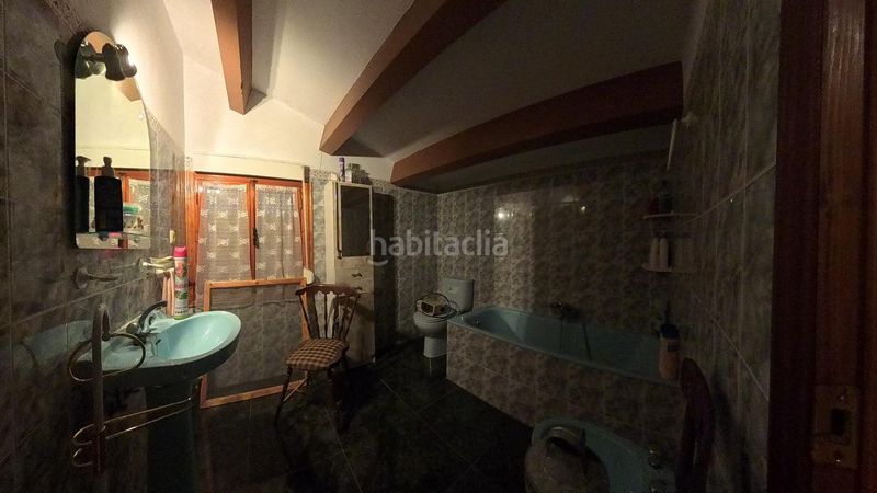 Foto 7443bc9a-8b14-47cc-b2f2-4305e800a2cd. Casa amb aparcament a Robledo