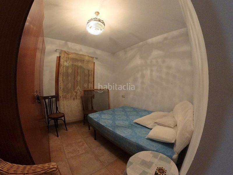 Foto b27d5940-d5b9-4f1f-8542-3c24c9fa3b41. Casa amb aparcament a Robledo