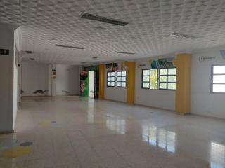 Lloguer Local Comercial  Calle hospital. Local en alquiler con dos plantas en calle hospital de 700 m²