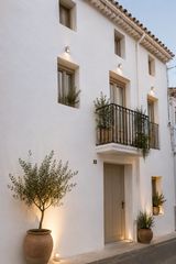 Edificio  Calle santa magdalena. Casa de pueblo con mucho encanto.