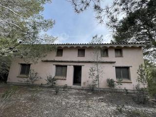 Country house  Punta calda. Finca rústica con construcción de 224 m2.