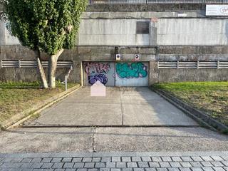 Car parking in Coia. Plaza de garaje. coia