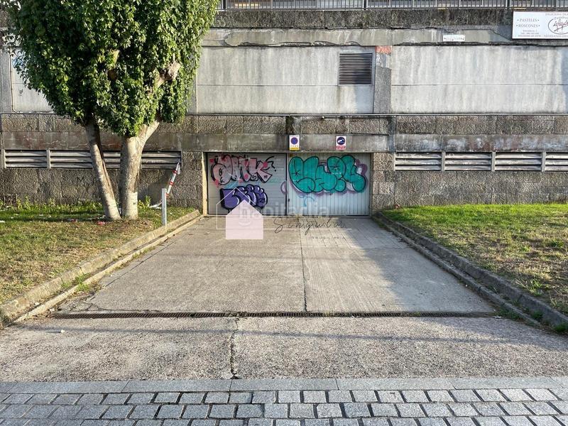 Foto 4ed5ed6d-e352-4191-bbef-795f62b17337. Parking voiture dans Coia Vigo