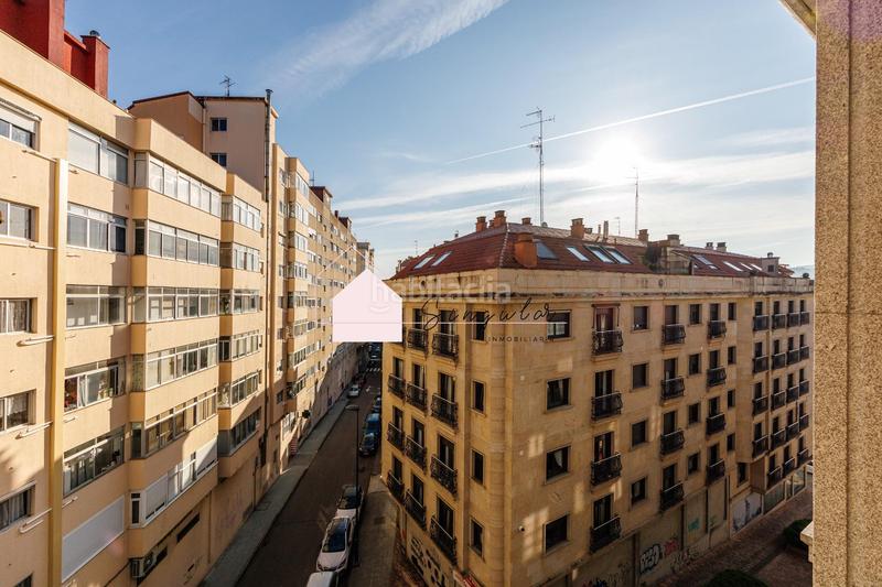 Foto 91a1e5b3-3813-4324-af65-d511d3708c59. Piso en pintor ramon buch 3 tu futuro hogar!! en As Travesas - Balaidos Vigo
