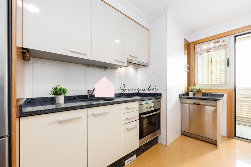 Foto d6fa9a99-1cb3-44db-8c4c-1efd6ad68bb2. Appartement dans pintor ramon buch 3 dans As Travesas - Balaidos Vigo