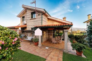 Casa  Toxeira (a)-areas. Tu hogar ideal te espera, tui.
