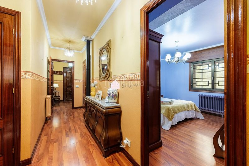 Foto 6608874b-fd35-4cf3-a9c5-5add14b2ff23. Casa a rocha-vincios 64 a Gondomar