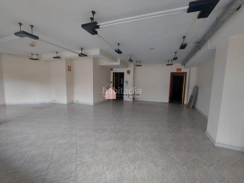 Foto 8cacd666-d0d2-42b6-adee-097f38987623. Lloguer local comercial a Porriño (O)