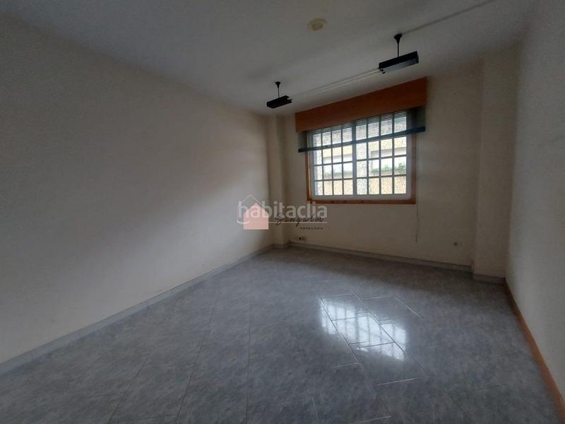 Foto c00fc8bc-8e0f-4cdc-8f24-7c928e7676cb. Lloguer local comercial a Porriño (O)