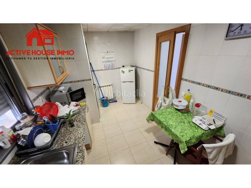 Foto b1cee631-c5e7-4726-ad0e-7ad44cf27c5b. Piso en escoles 36 piso de 4 habitaciones esquinero todo exterior en Santa Bàrbara