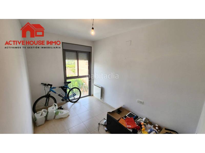 Foto d7cbe7ca-a246-4f6c-a740-926e5d078cad. Piso en escoles 36 piso de 4 habitaciones esquinero todo exterior en Santa Bàrbara
