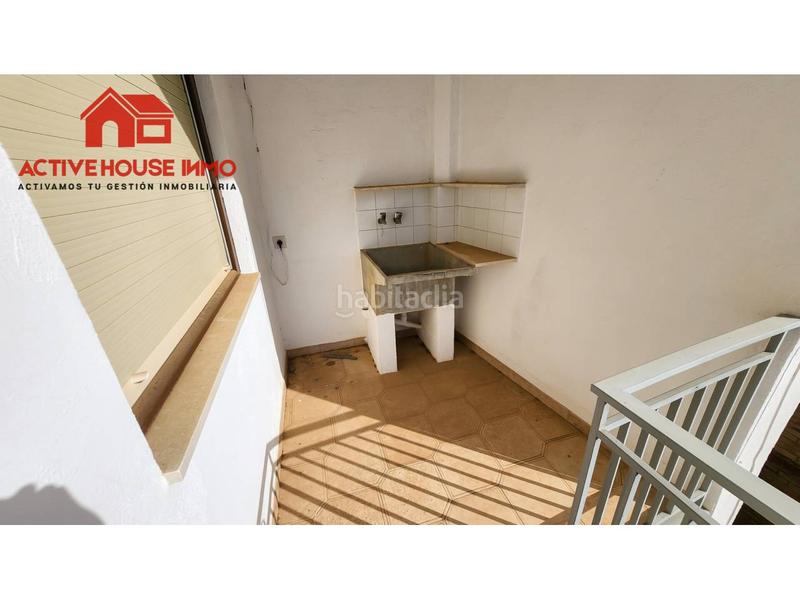 Foto 461cafc0-8f22-430d-ba37-32a62ea40681. Casa en remei 40 casa entera de 5 plantas en venta en Alcanar