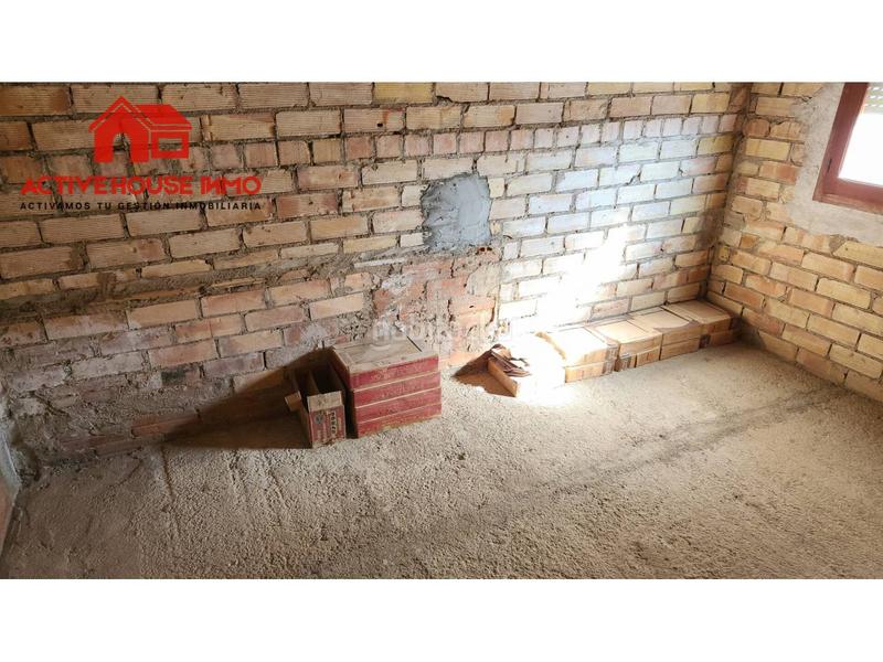 Foto 5a7da3ec-175a-4d0c-b7e4-833979c08688. Casa en remei 40 casa entera de 5 plantas en venta en Alcanar