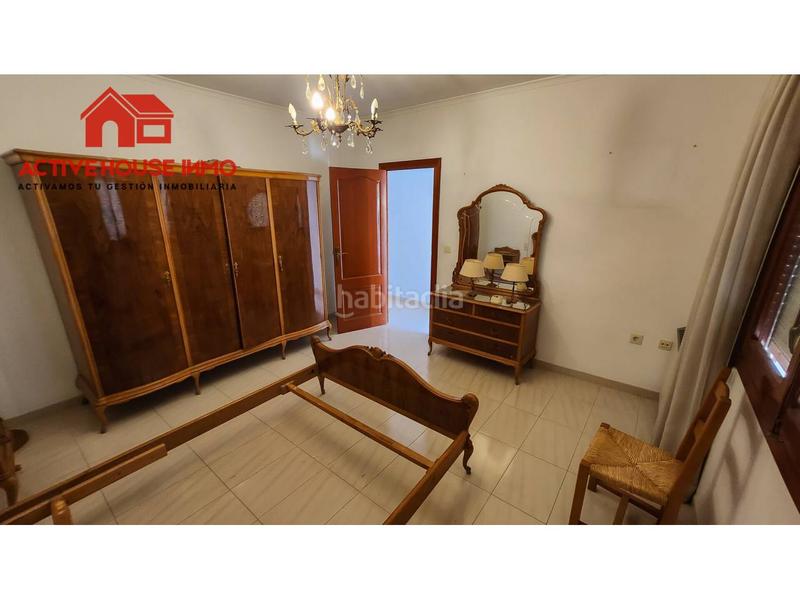Foto 940c3ba2-cc57-4214-ae64-0110aa2e3b7a. Casa en remei 40 casa entera de 5 plantas en venta en Alcanar