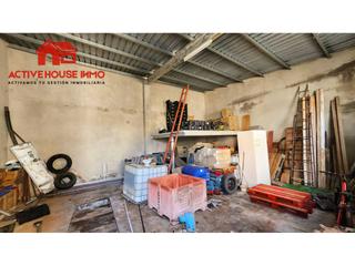Aparcament cotxe a Santa Bàrbara. Garaje en venta en santa bàrbara