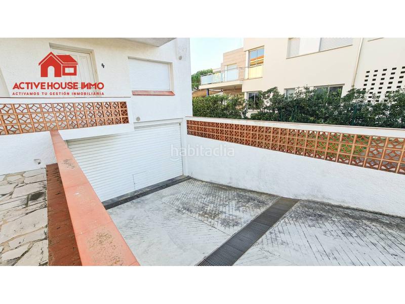 Foto 22980429-197a-4d52-98b9-df06b480c6b9. Alquiler chalet alquiler de primera linea en Alcanar