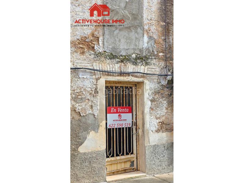 Foto de176017-57d3-4800-ba1e-86e4bddc345a. Casa en lope de vega 41 casa para reformar, esquinera a 3 calles en Santa Bàrbara