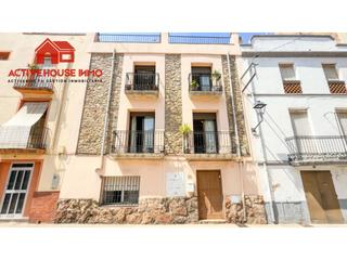 Casa  Major. Venta de casa con 2 plantas independientes en godall